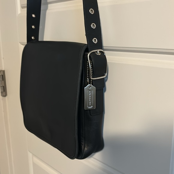 Vintage Coach Flap Front Purse - Picture 3 of 10